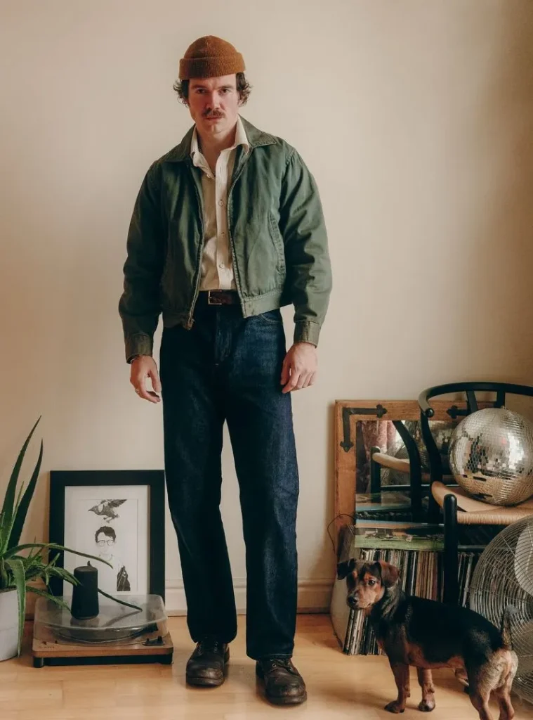 16 Fall Outfits With Jeans for Men You Can Actually Wear 17 a man in a viinnydo
